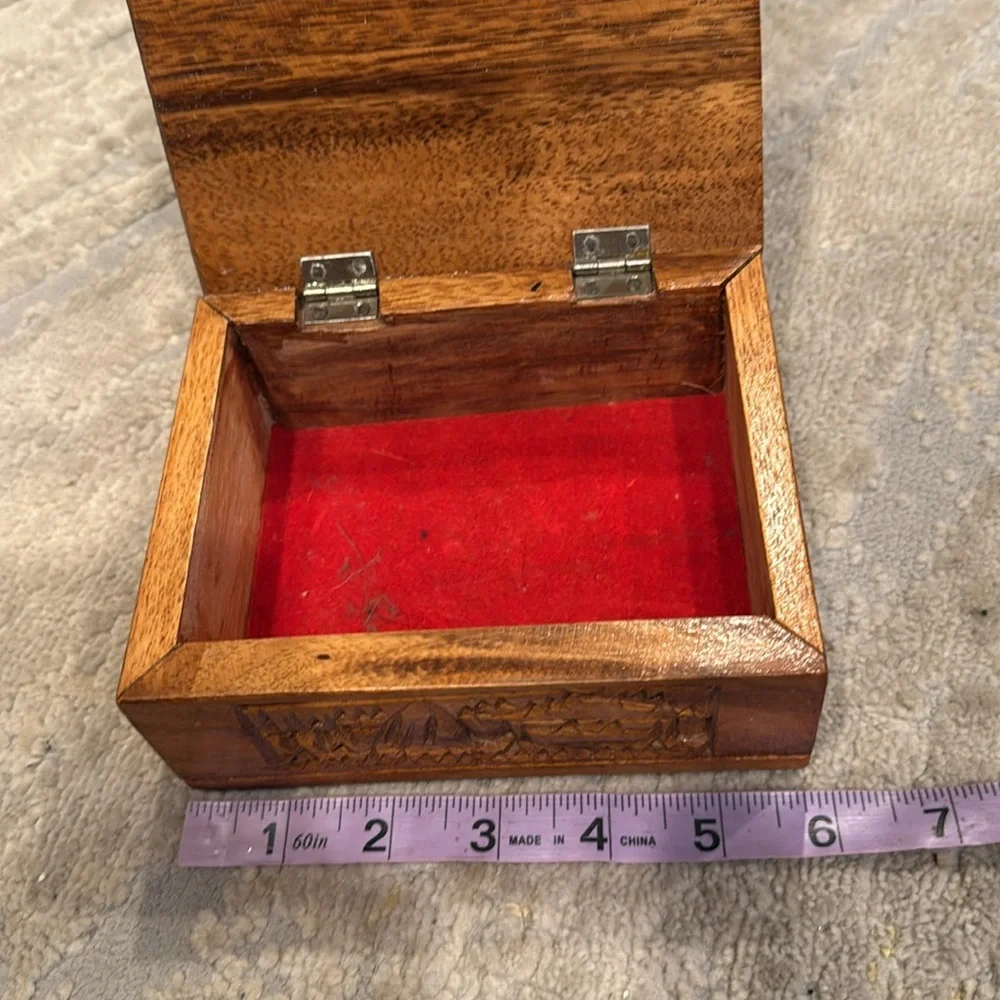 Antique/Vintage Jewelry Box Wood Hand Carved Hinged tropical design monkey pod